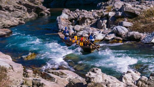 <Web割対象商品>【キングツアーバス旅】ピンクの絨毯 羊山公園芝桜の丘 長瀞ライン下り&いちご狩り食べ放題♪〔調布・府中発〕2